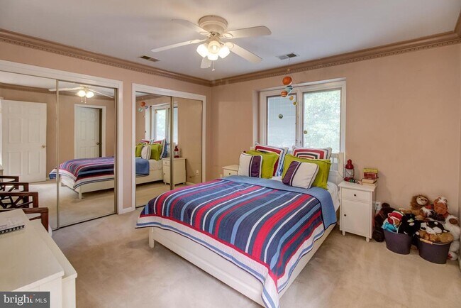 Building Photo - 307 Sayre Dr