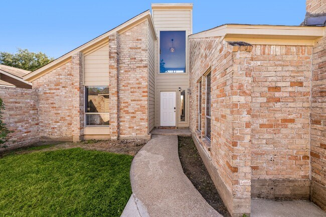 Building Photo - 12805 Westpark Dr