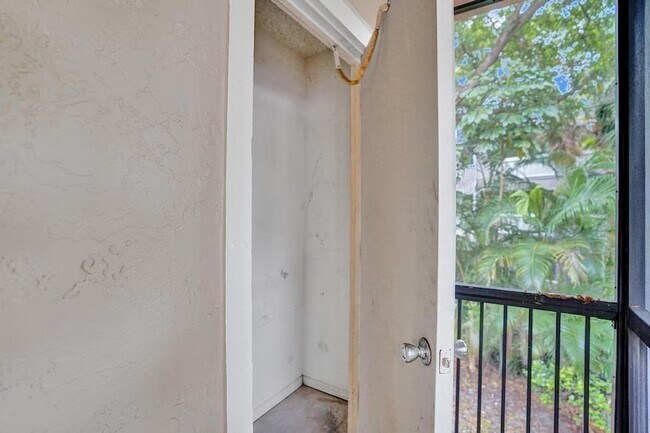 Building Photo - 2301 N Congress Ave