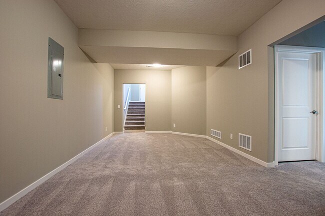 Building Photo - 358-S400 N Allen Street