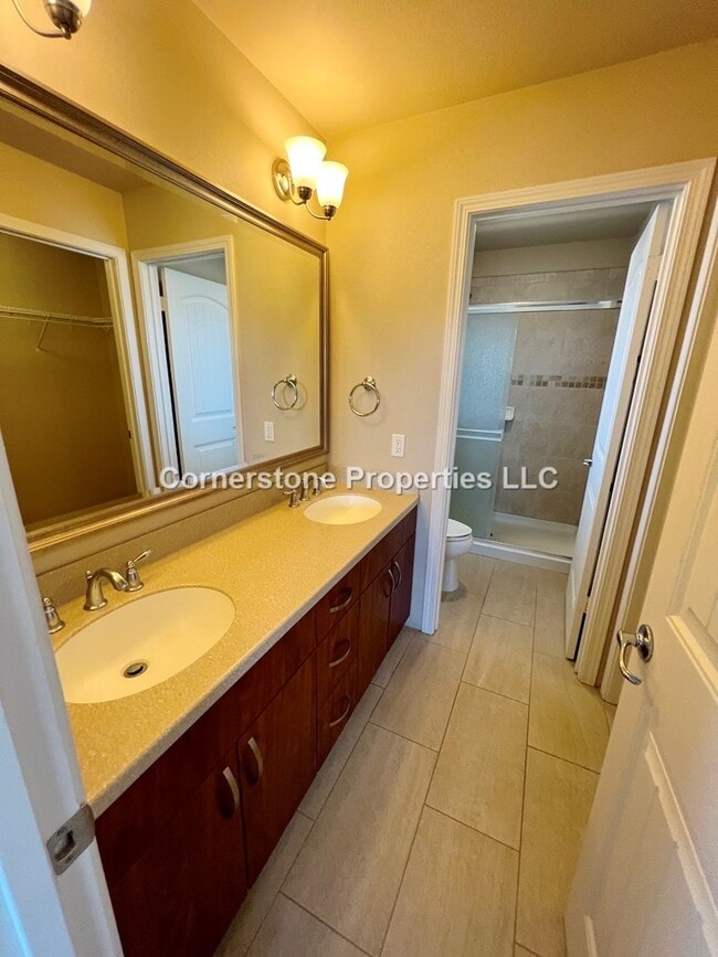 Building Photo - 92-637-637 Welo St