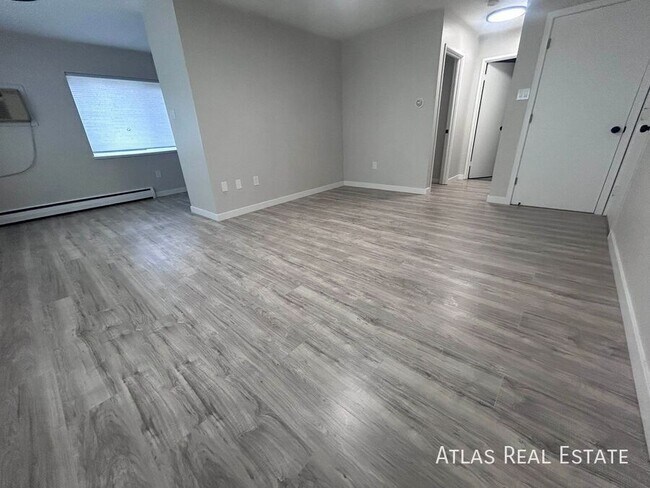 Building Photo - 551 S Fairfax St