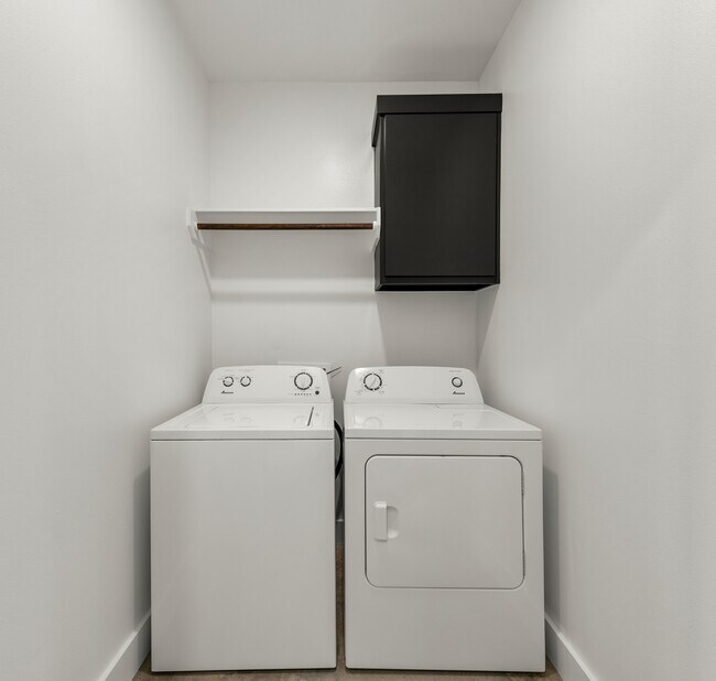 Building Photo - 201 Dawn Lynn Dr