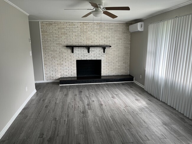 Building Photo - 222 Reynolds St