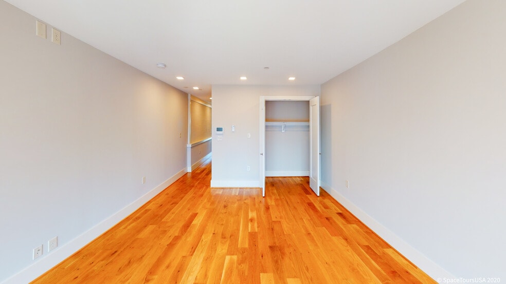 Building Photo - 1311 Pennsylvania Ave SE