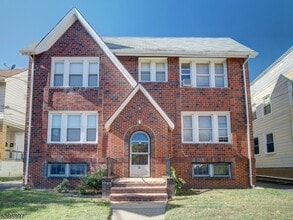 Building Photo - 97 La France Ave