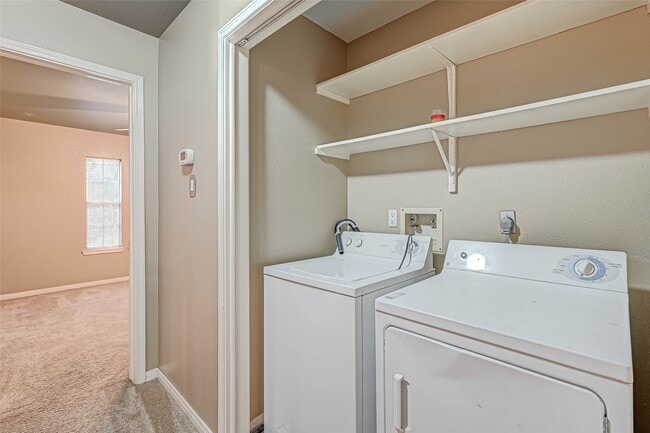 Building Photo - 5815 Henniker Dr