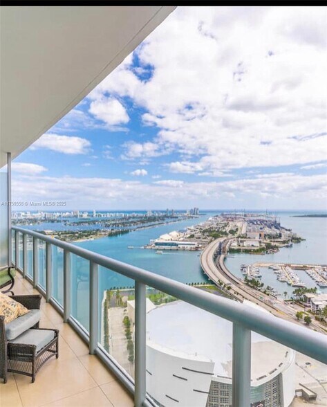 Building Photo - 888 Biscayne Blvd