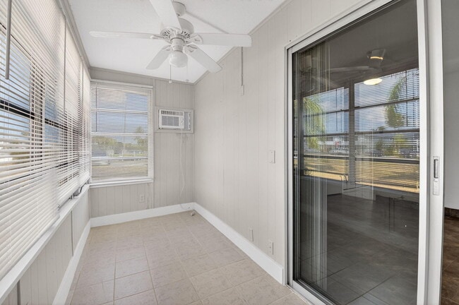 Building Photo - 195 Brittany F