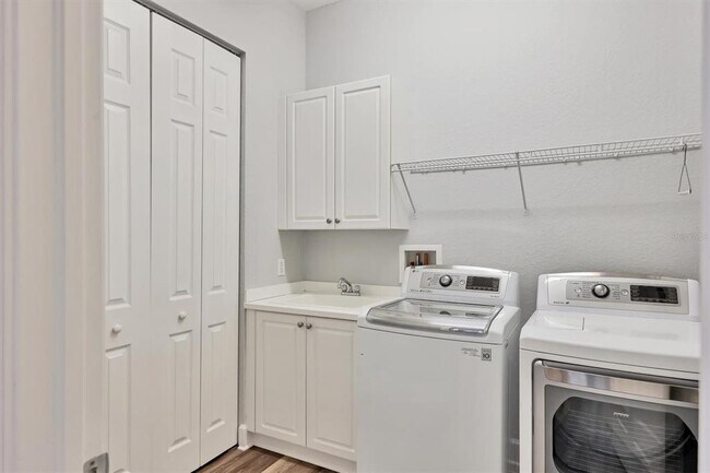 Building Photo - 5445 46th Ct W