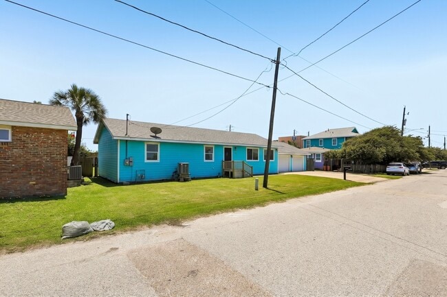 Building Photo - 5709 Maco St