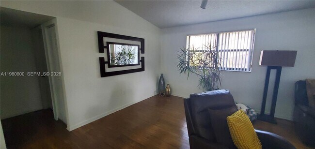 Building Photo - 9945 Nob Hill Pl