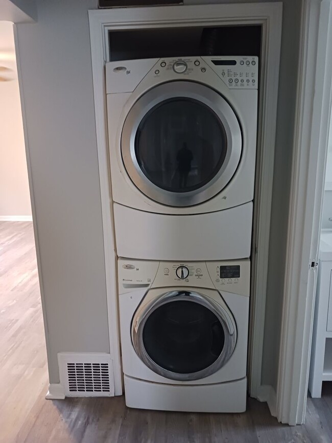 Building Photo - Newly Remodeled 4 bed 1 bath in Pleasant R...