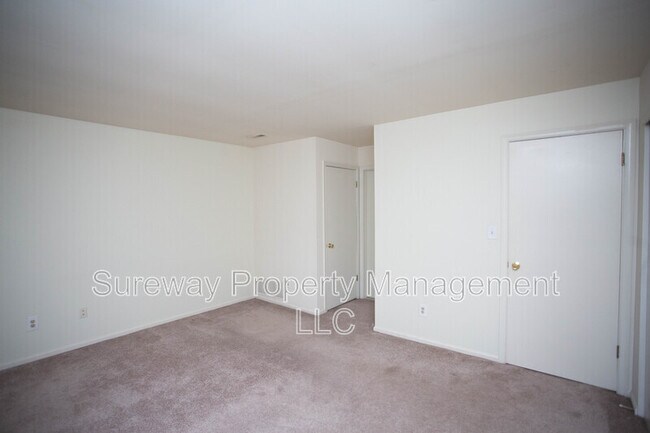 Building Photo - 115 Claire Ct