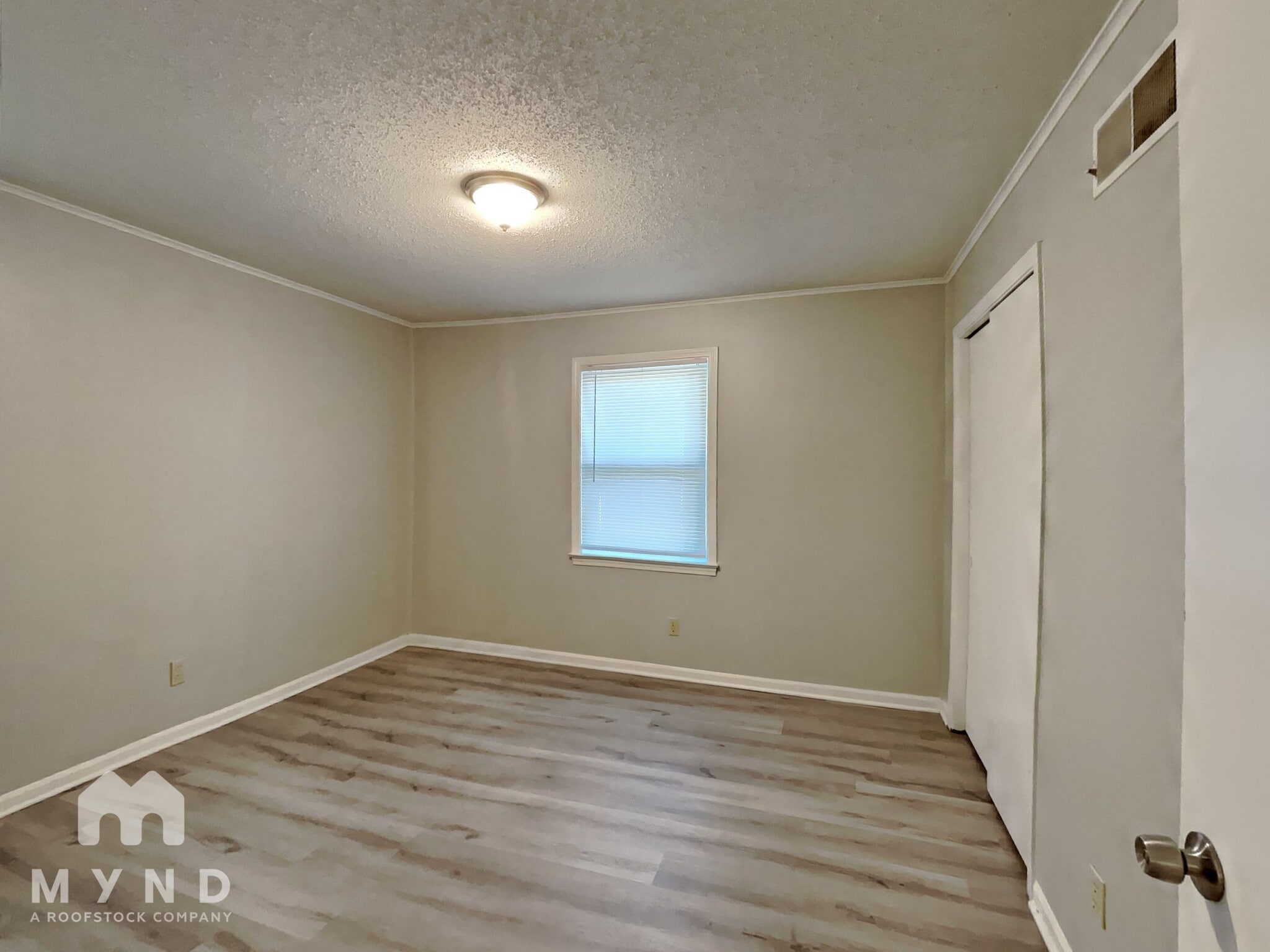 Building Photo - 9155 Mason St