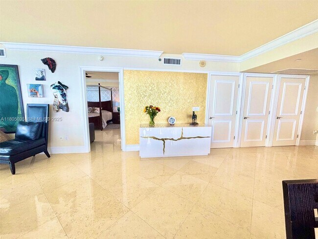 Building Photo - 1830 S Ocean Dr