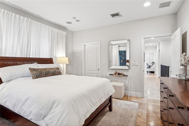 Building Photo - 3168 Ohio St