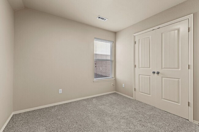 Building Photo - Wonderful two-story house