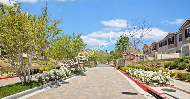 Building Photo - 4 Bedroom House for Lease in Gated New Riv...