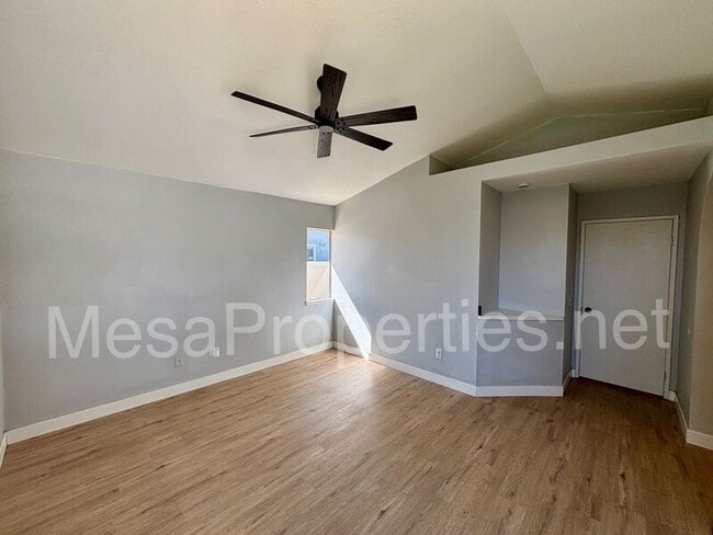 Building Photo - 1012 Alpine Ct