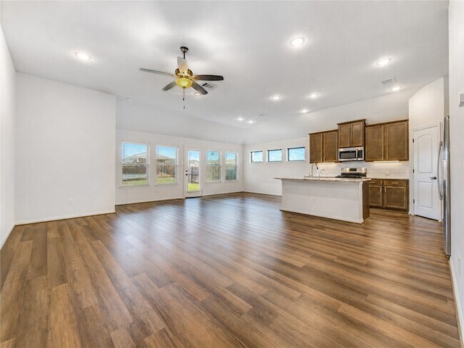 Building Photo - 101 Sunray Creek Dr