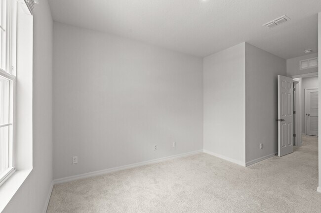 Building Photo - 12869 SW Forli Wy