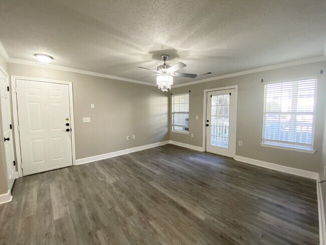 Building Photo - Renovated Two-Bedroom Condo for Rent!