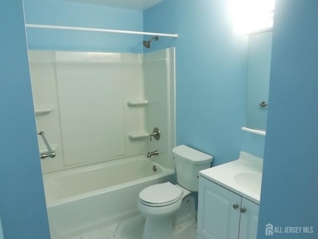 Building Photo - 5023 Ravens Crest Dr