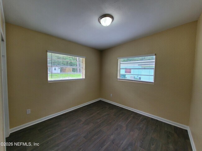 Building Photo - 2815 Brackridge Blvd E