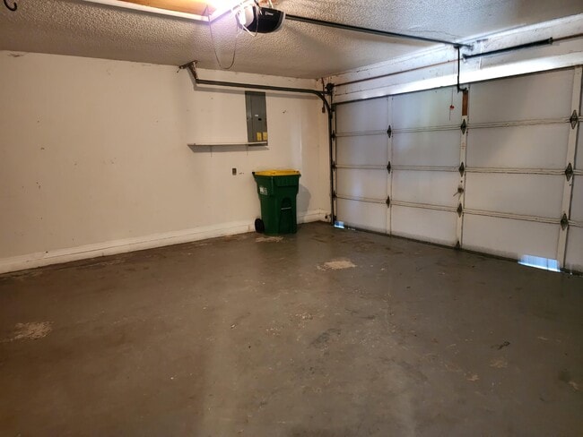 Building Photo - 2153 Royal Poinciana Blvd