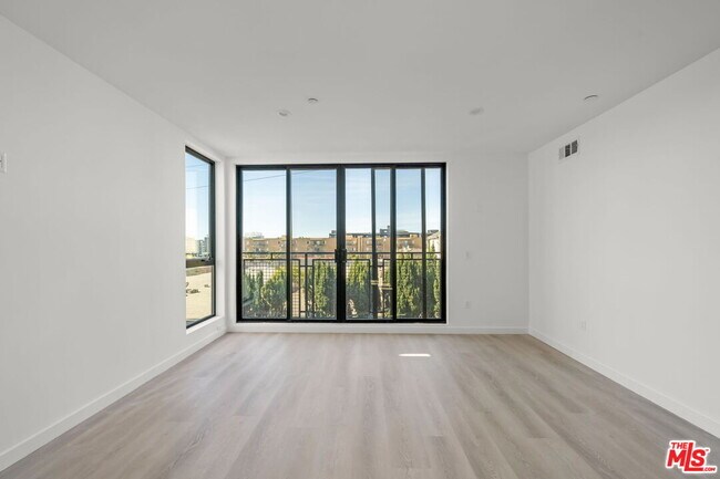 Building Photo - 3755 S Canfield Ave