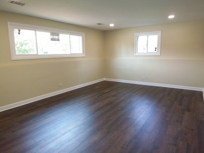 Building Photo - 3835 Winston Dr
