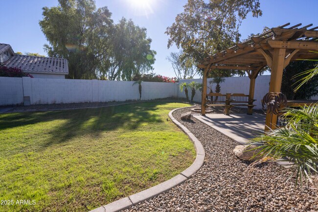 Building Photo - 1022 N Bogle Ave