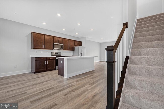 Building Photo - 10708 Meridian Hill Way