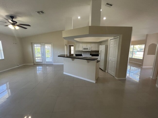 Building Photo - 3516 SW 15th Pl