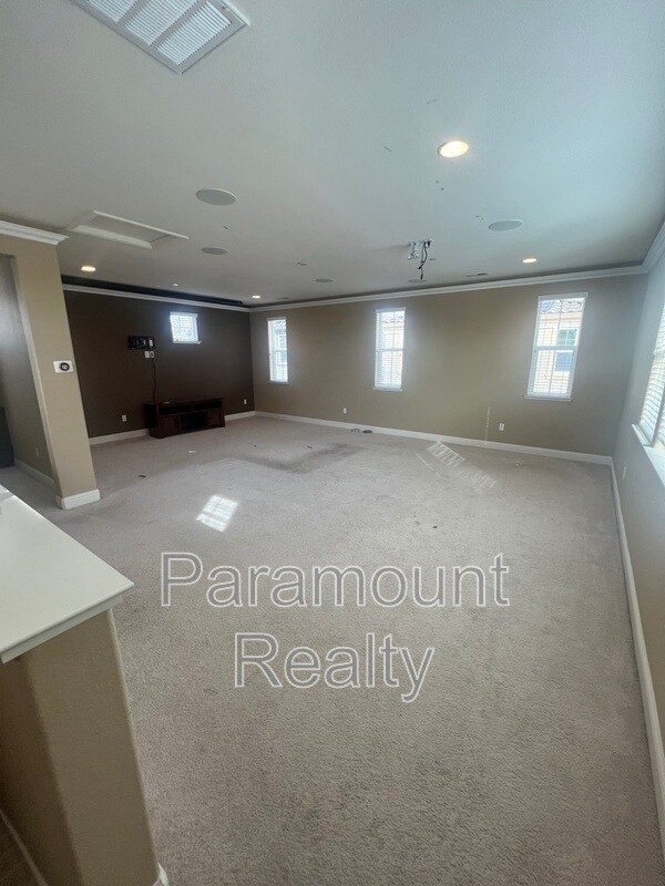 Building Photo - 3203 Vittoria Loop