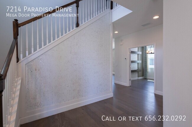 Building Photo - 7214 Paradiso Dr
