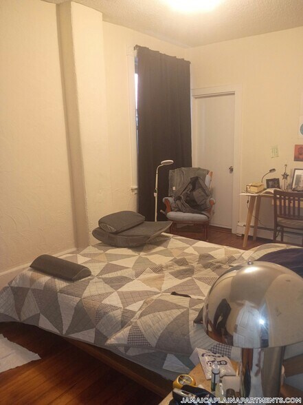 Building Photo - 31 Gay Head St