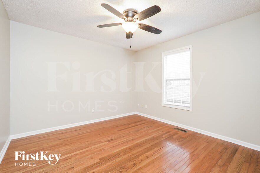 Building Photo - 139 Creek Meadow Dr