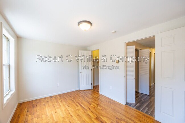 Building Photo - 45 Rising Trail Dr