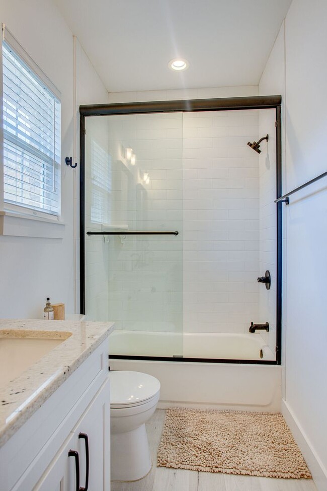 Building Photo - Destin- Bright & Modern 3-Bedroom Home wit...