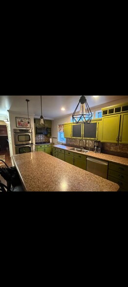 Building Photo - 28 N 7th Ave