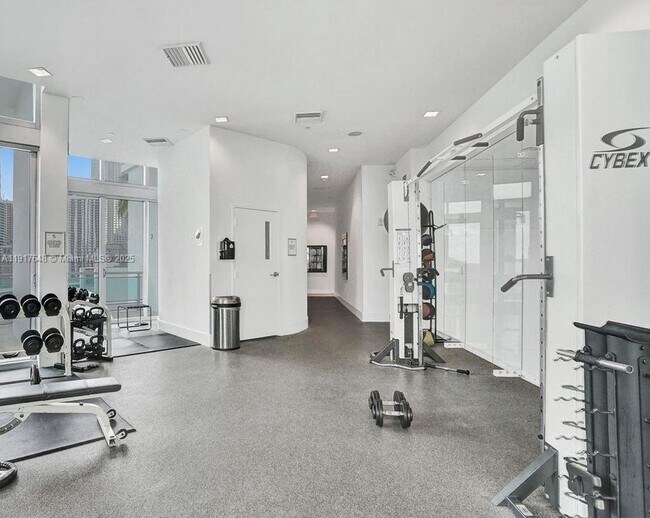 Building Photo - 350 S Miami Ave