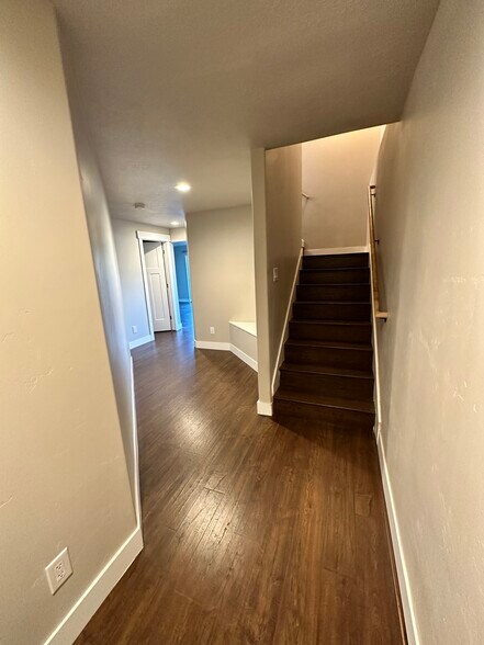 Building Photo - 989 S 2040 W