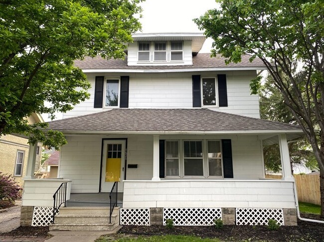 Primary Photo - 1431 1st St SW