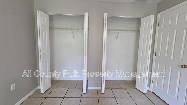 Building Photo - 1210 Fairway Dr