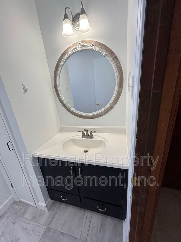 Building Photo - 410 Williamson St