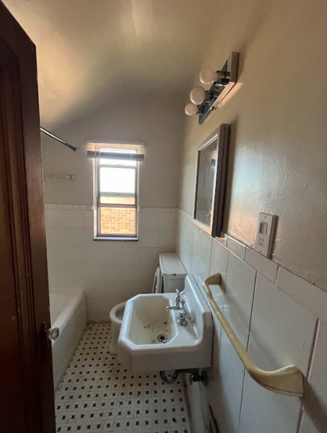 Building Photo - 17167 Hartwell