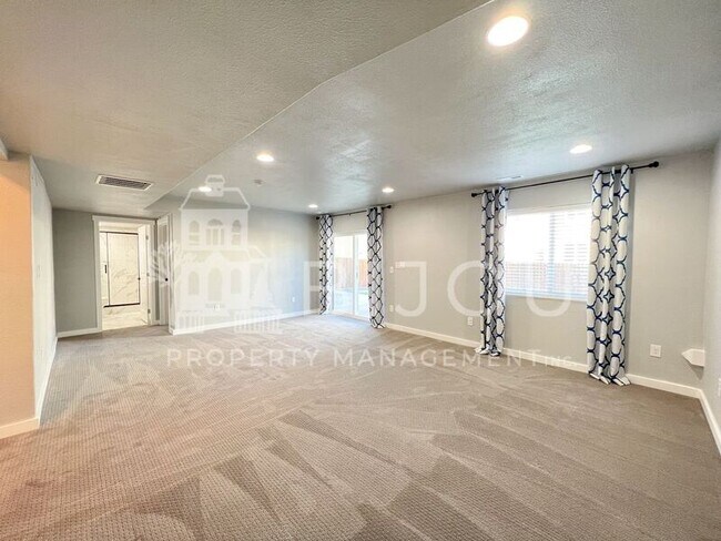 Building Photo - 4908 Wolf Moon Dr