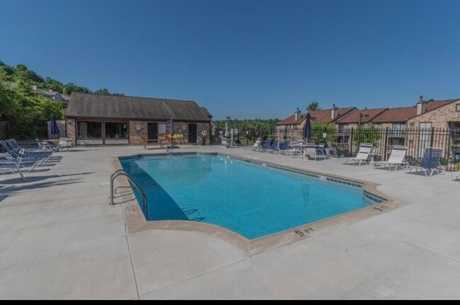 Building Photo - 14 Woodland Hills Dr